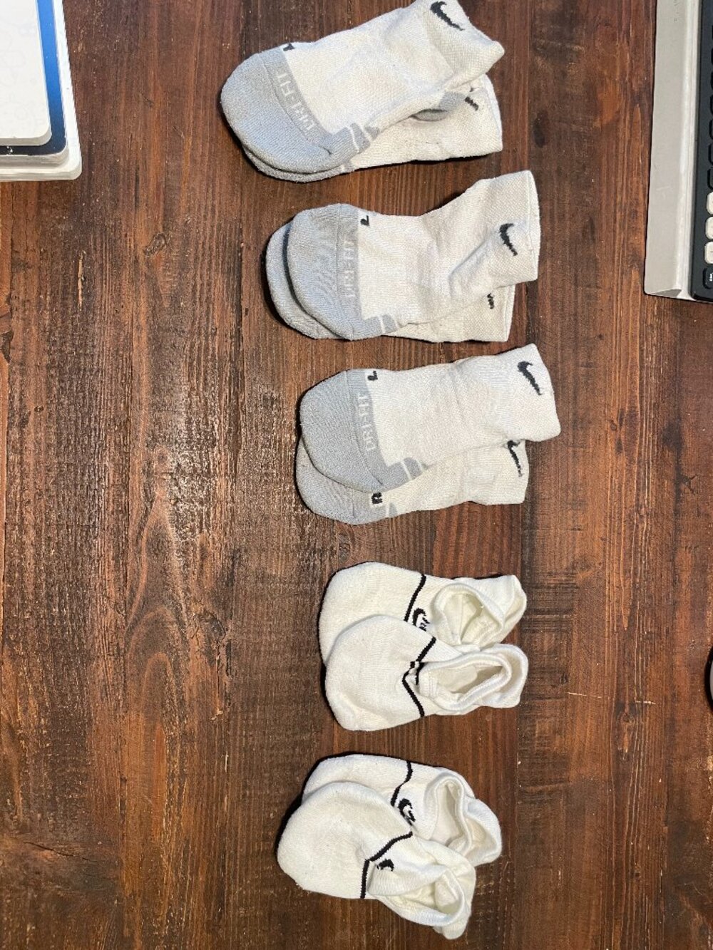 Women's S Lot of Nike SNKR No-Show Footies & Everyday Max Cushion Training Socks